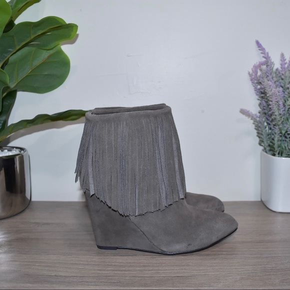 NEW! $120 Chinese Laundry Arctic Fringe Suede Pointy Boho Wedge Bootie Size 6.5 - Picture 5 of 8